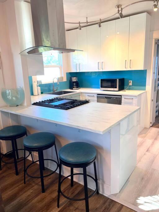 Casita California - Private House With Backyard Сasa de vacaciones